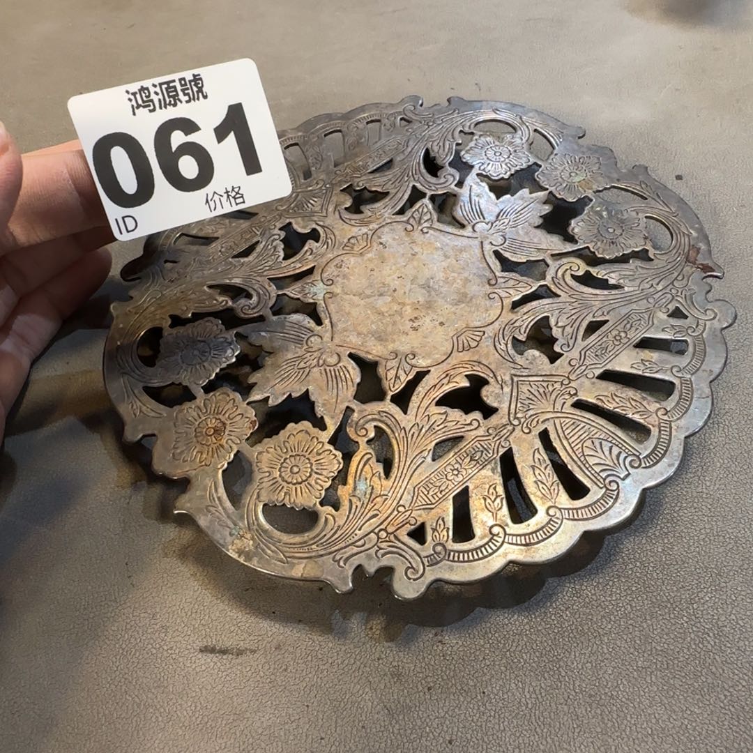 如***藏铜中古美术装饰工艺品