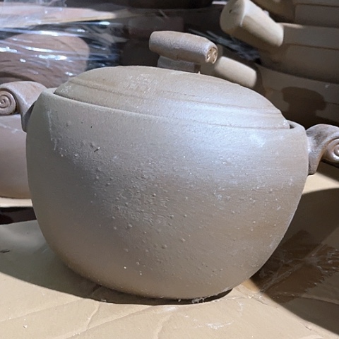 微瑕，明火，口径19高度12怀*有色差颗粒，2.5L