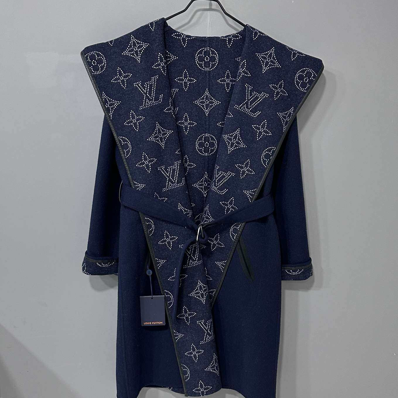 未使用 LouisVuitton/路易威登 藏蓝色双面浴袍大衣/38码/89356