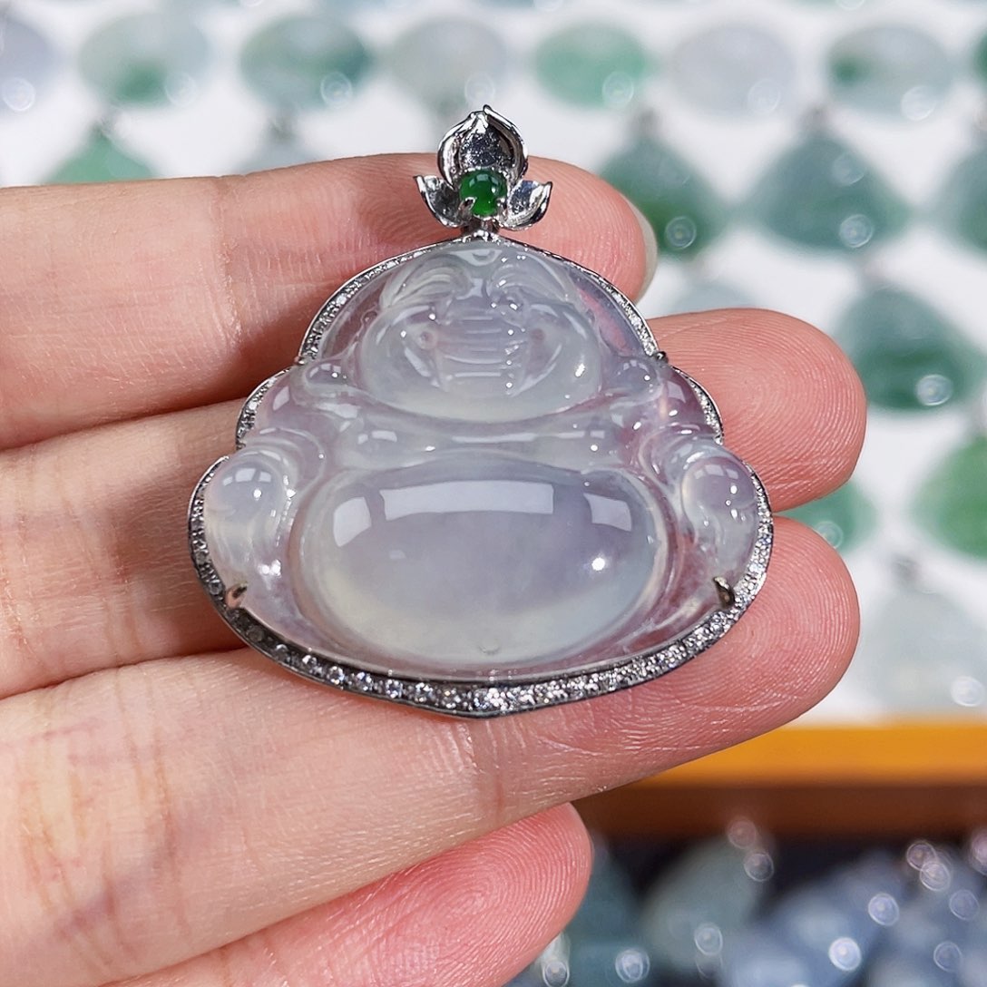 颈饰18K金镶嵌翡翠吊坠