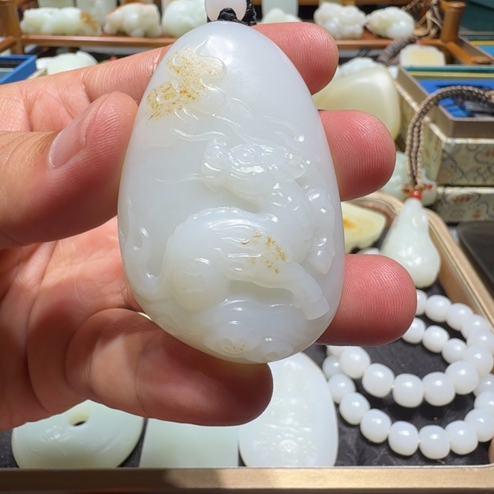 颈饰未镶嵌和田玉