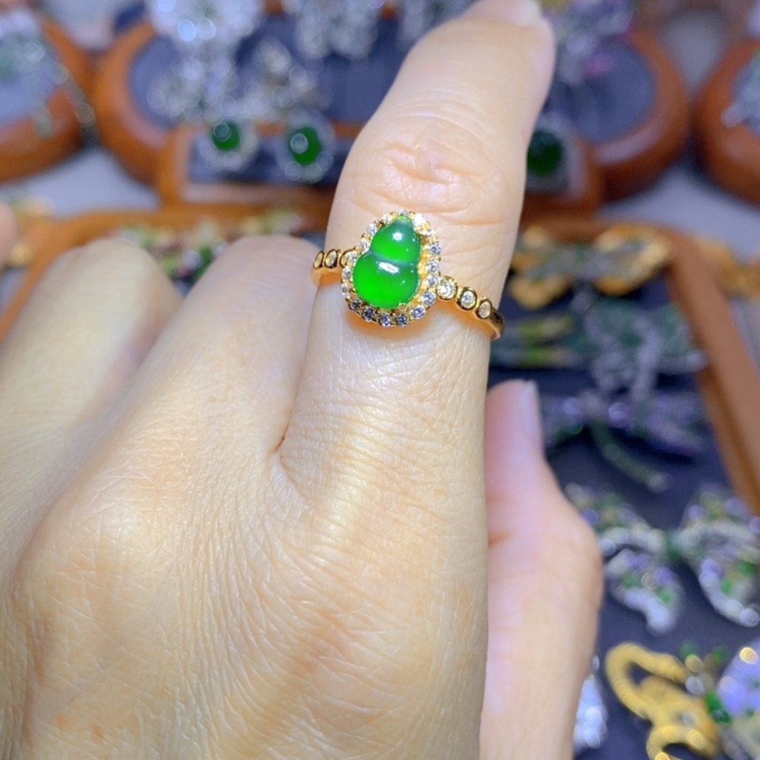 翡翠颈饰银S925镶嵌天然翡翠