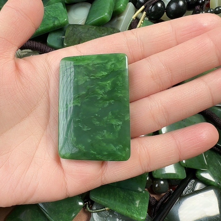 和田玉未镶嵌颈饰堂**正