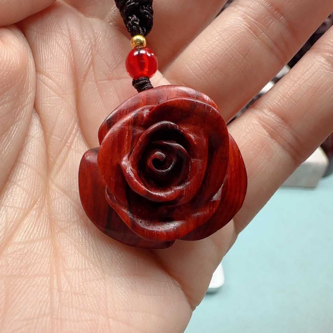 小叶紫檀把件玫瑰花