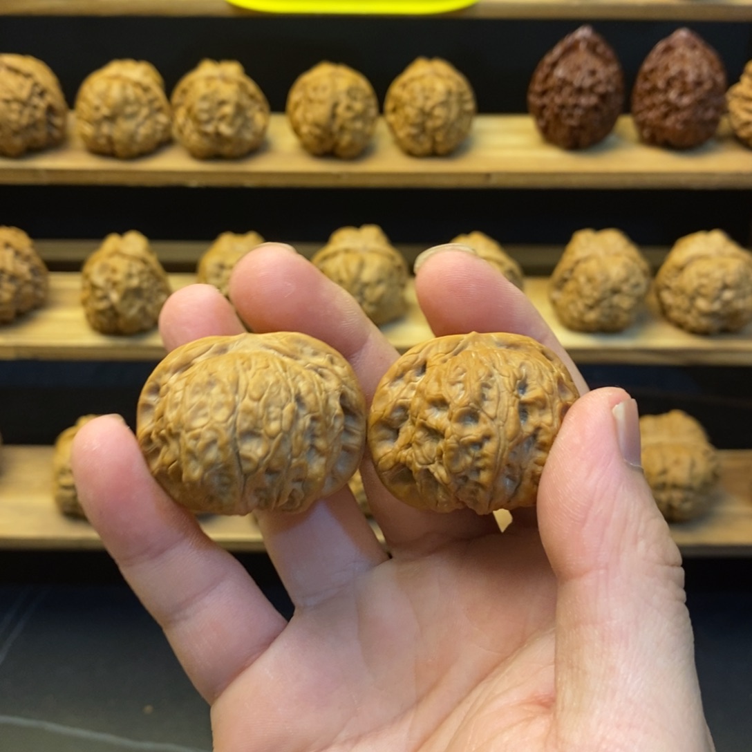 桃核吊坠36尺白茶血麒麟