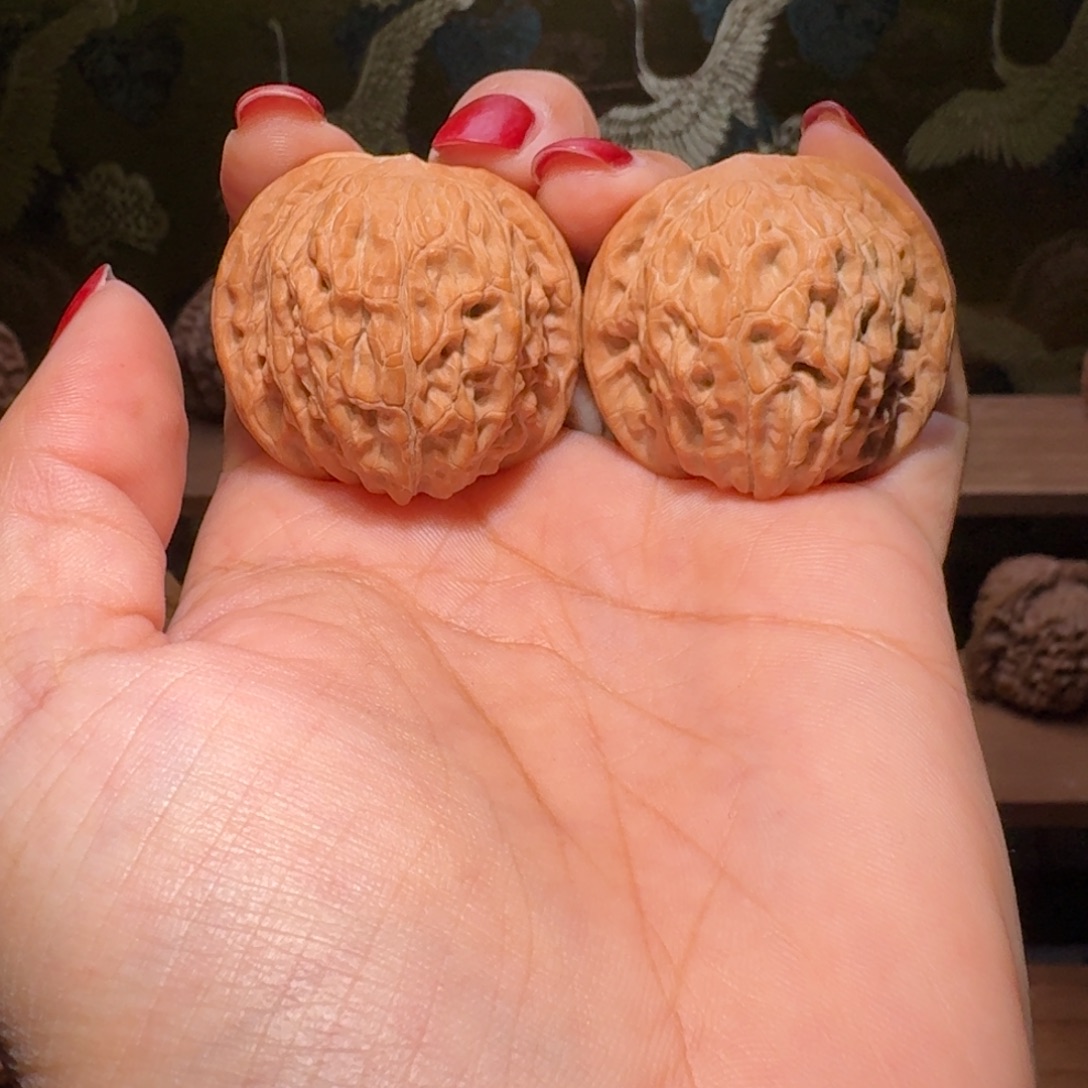 文玩核桃吊坠山地磨盘红皮36