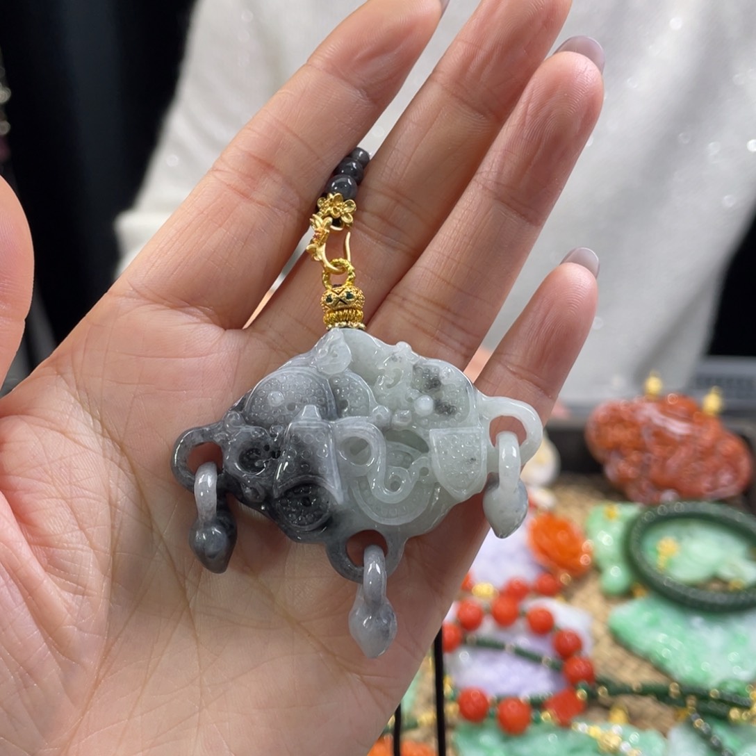 翡翠颈饰未镶嵌代编织