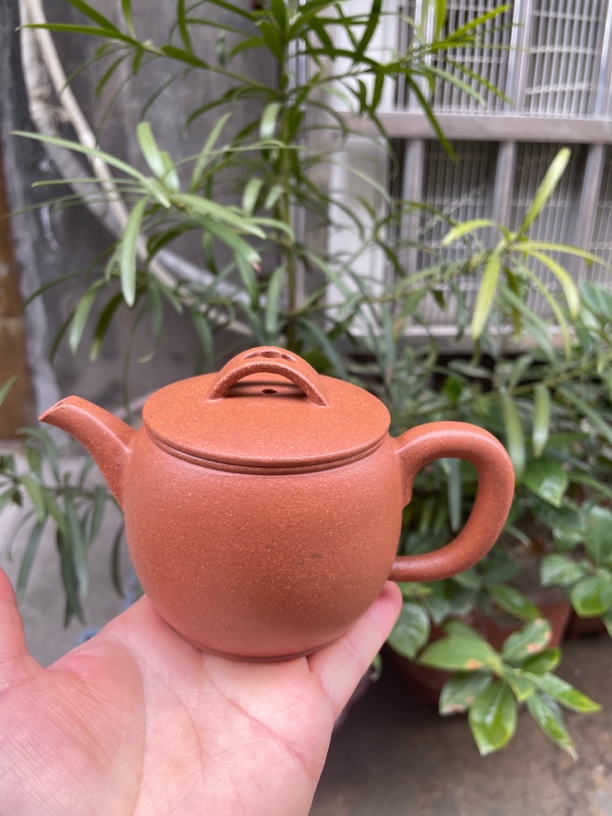 宜兴紫砂壶，汉瓦壶，红降坡泥，全手工制作，容量200c