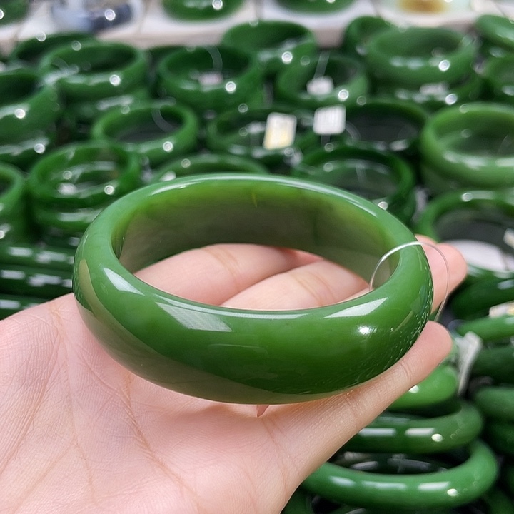 未镶嵌手镯和田玉（碧玉）