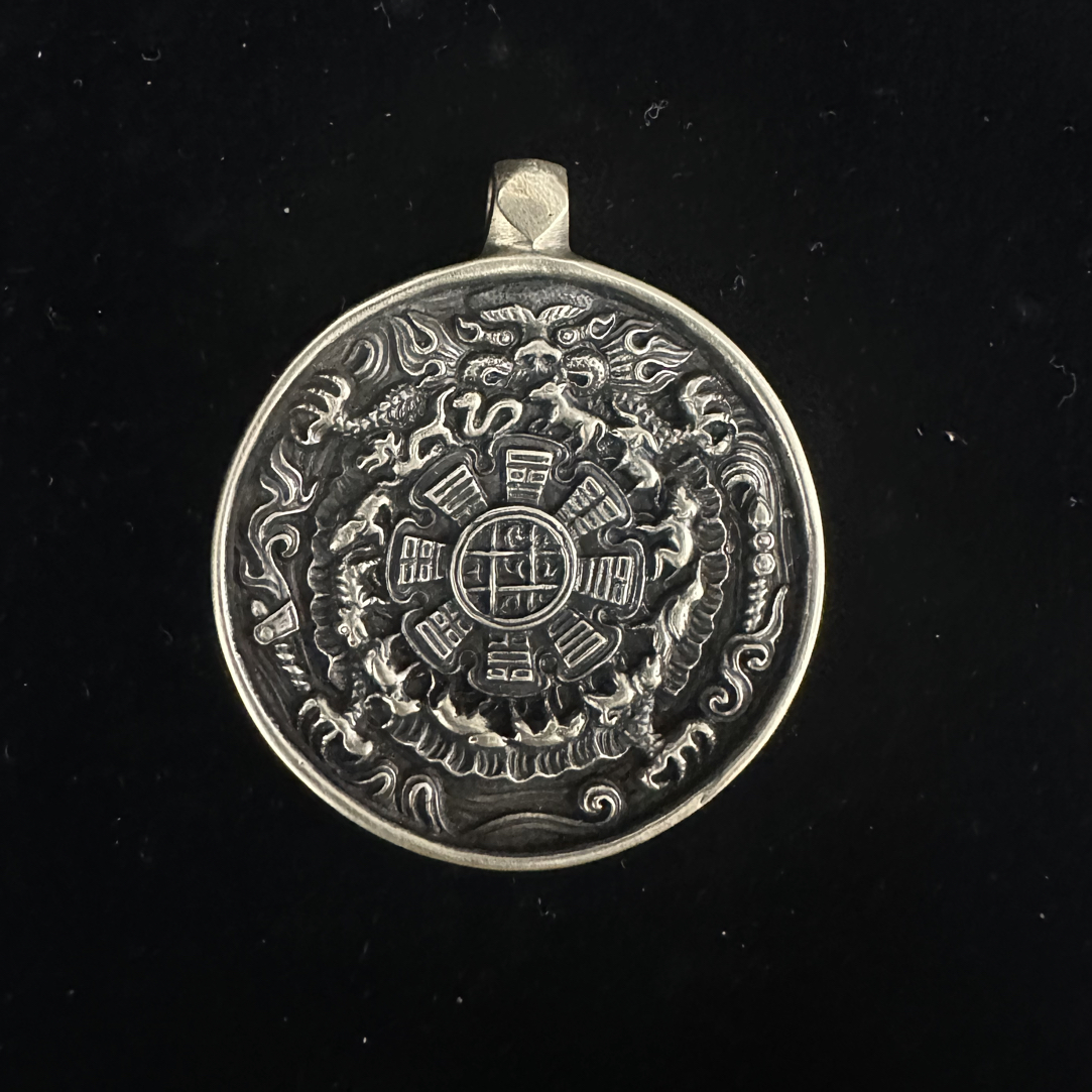 铜合金吊坠九宫八卦牌（青铜+银鳞甲熊）44mm