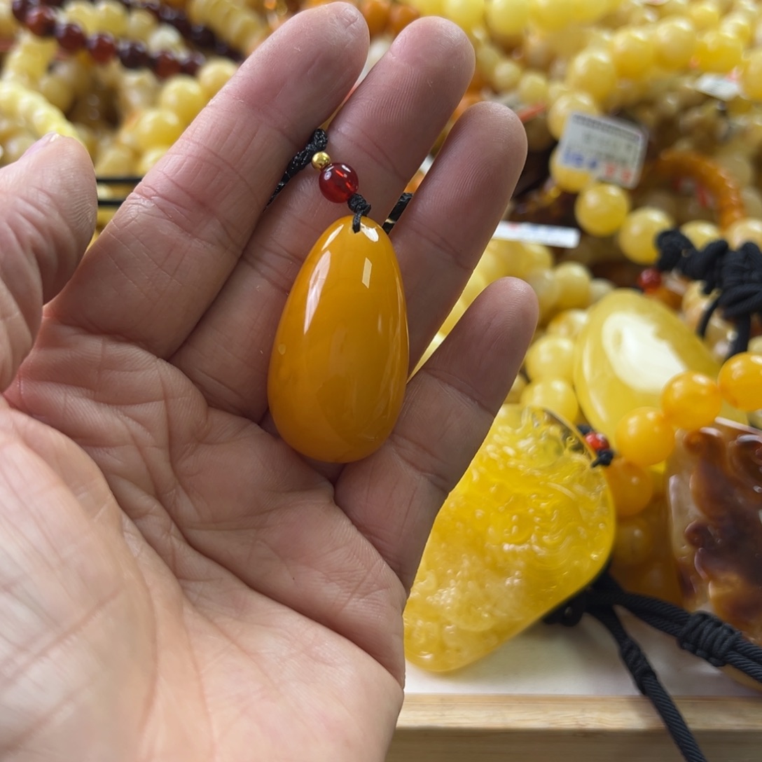 琥珀珠宝奇石未镶嵌