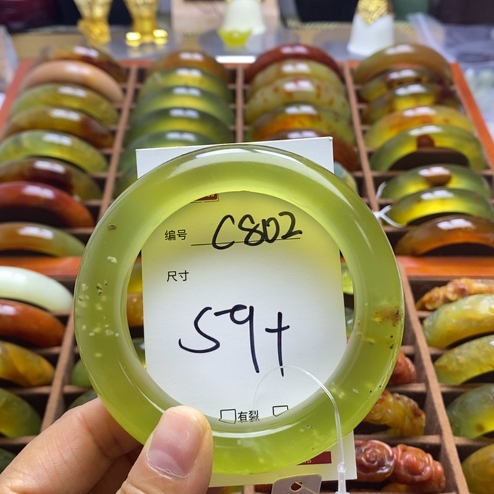 蛇纹石玉手镯未镶嵌