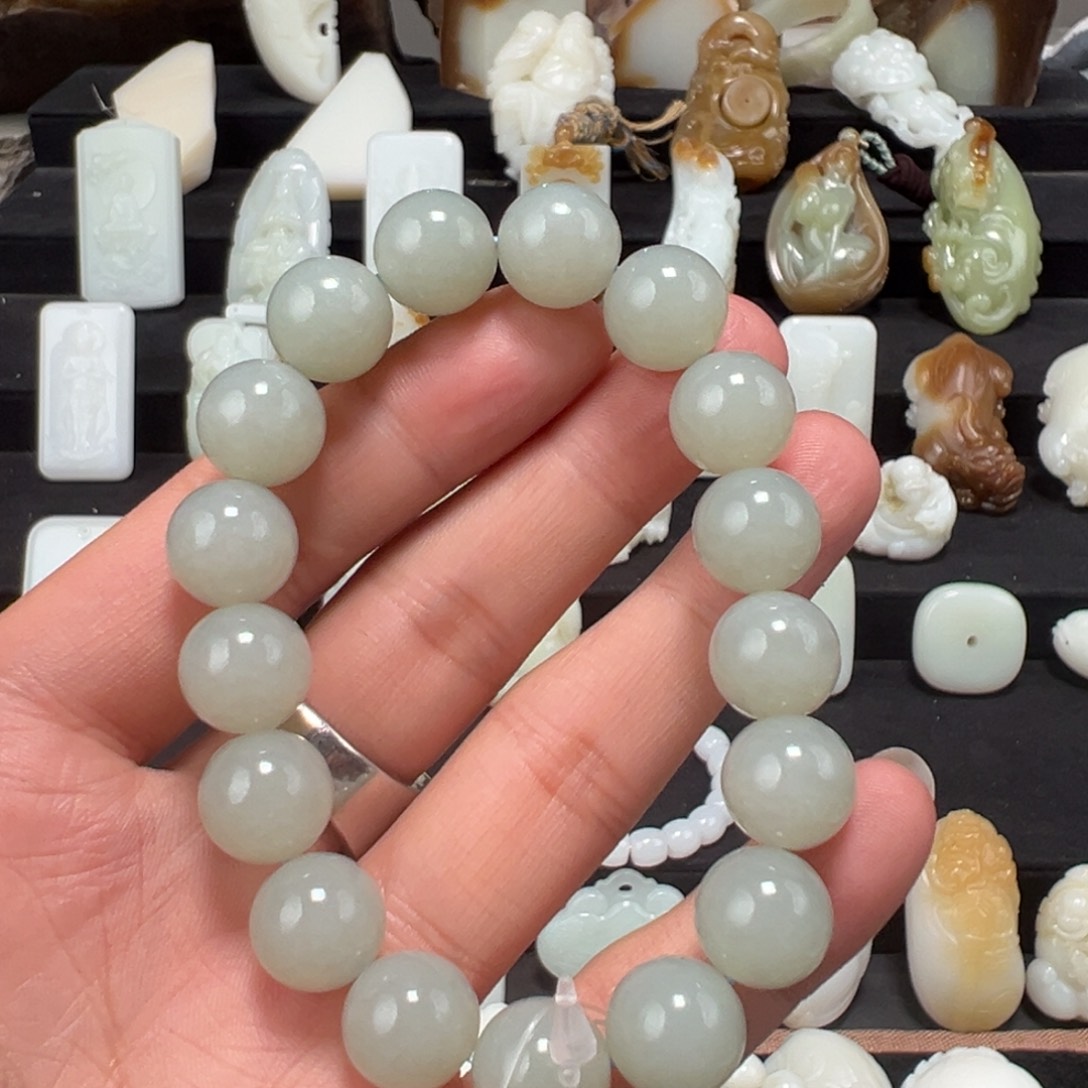 和田玉颈饰未镶嵌