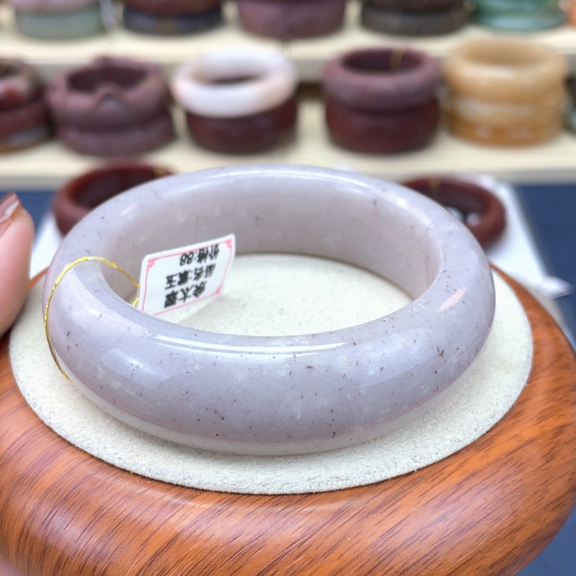 【闪购商品】石英质玉手镯未镶嵌