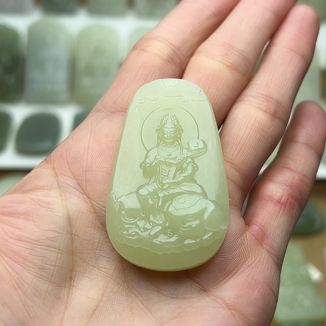 恹***和田玉未镶嵌颈饰