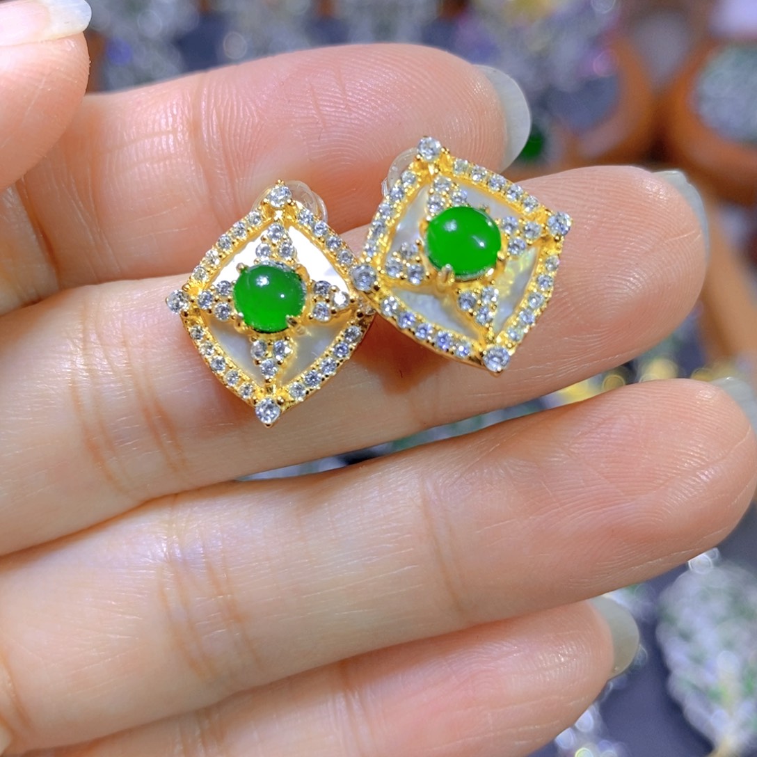 翡翠颈饰银S925镶嵌天然翡翠