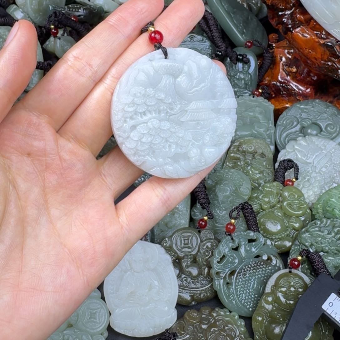 和田玉未镶嵌颈饰