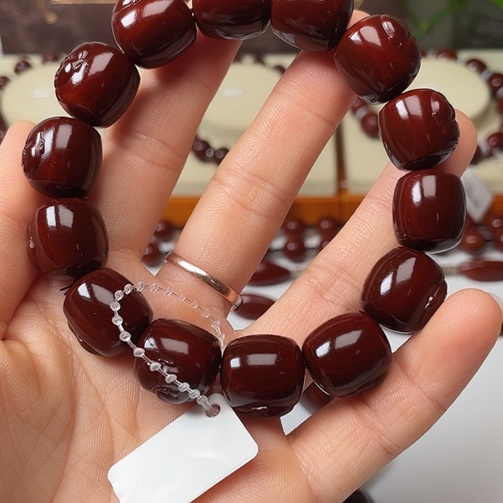 橄榄核手串满****红精品玉化