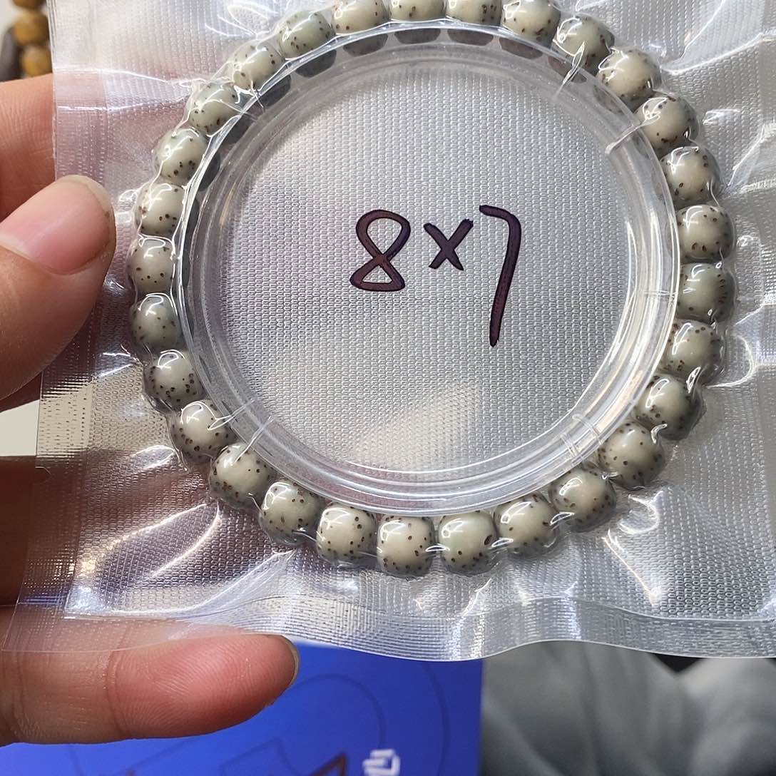 星月菩提吊坠A22石玉河豚8*7单
