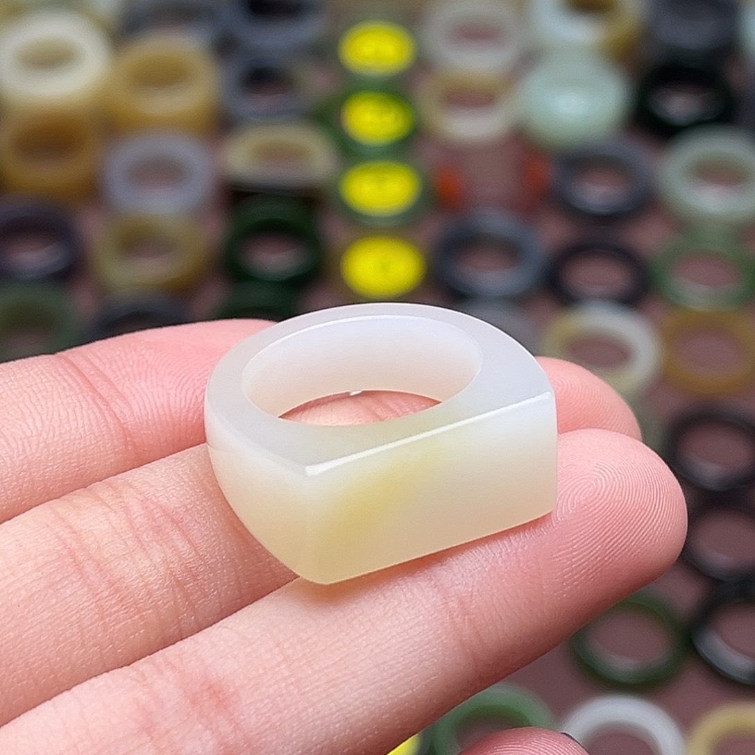 和田玉未镶嵌戒指17.5奶糖