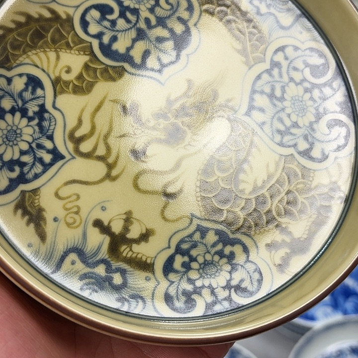 瓷片釉里金如意穿花龙大胡乘景德镇