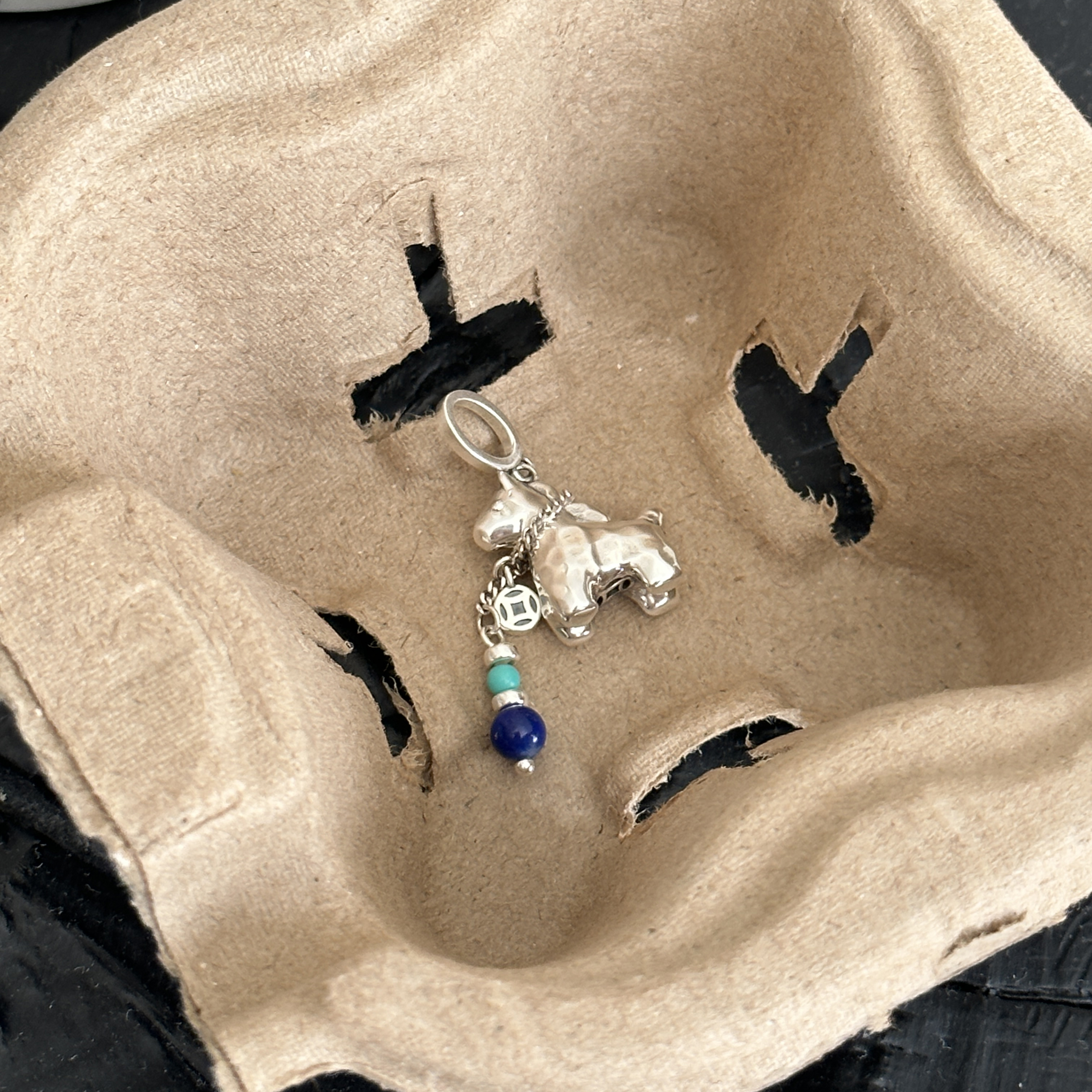 吊坠925银 原创设计简约百搭气质女捶打钱币小马吊坠 3858