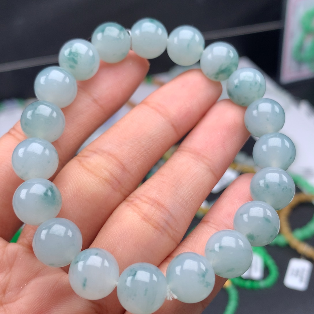 翡翠手镯未镶嵌卡