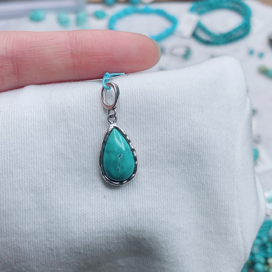 苍***泽绿松石未镶嵌绿松石