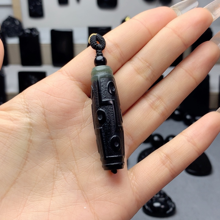 和田玉（墨玉）挂件未镶嵌明**风