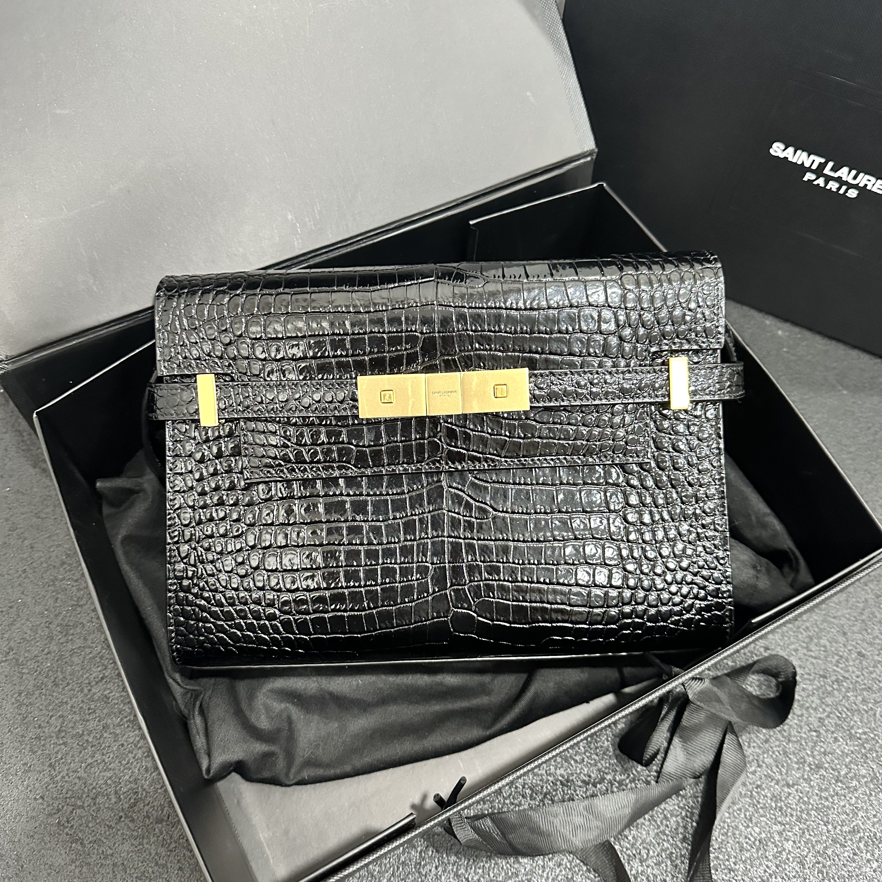 未使用 YSL/圣罗兰 壹所奢品 YSL 曼哈顿 鳄压纹 中号 黑金 