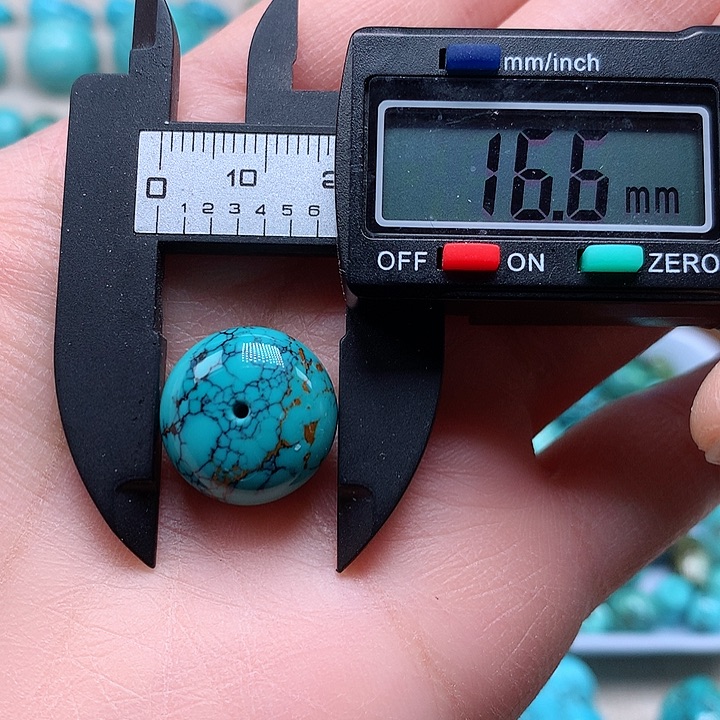 绿松石颈饰未镶嵌