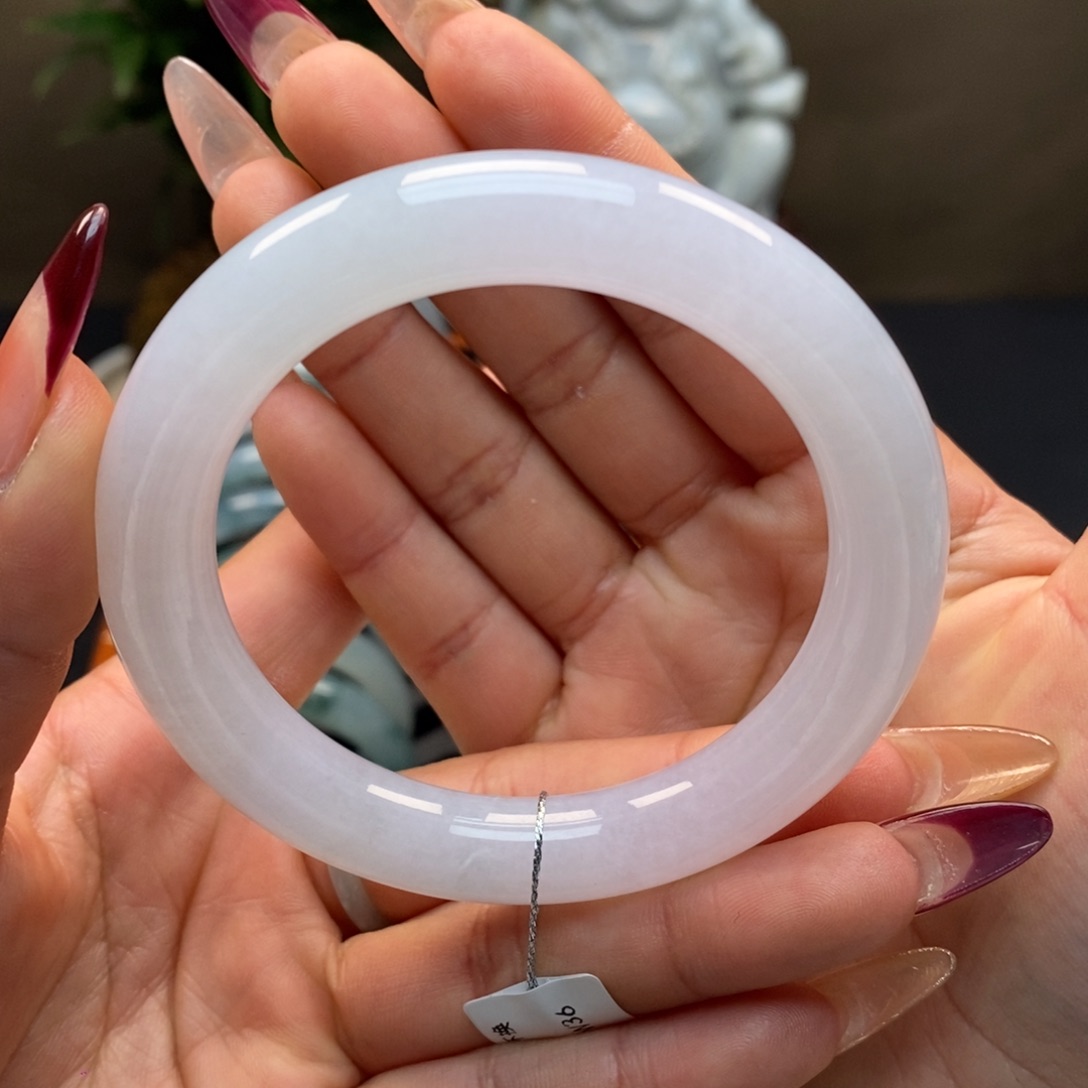 翡翠手镯未镶嵌天然