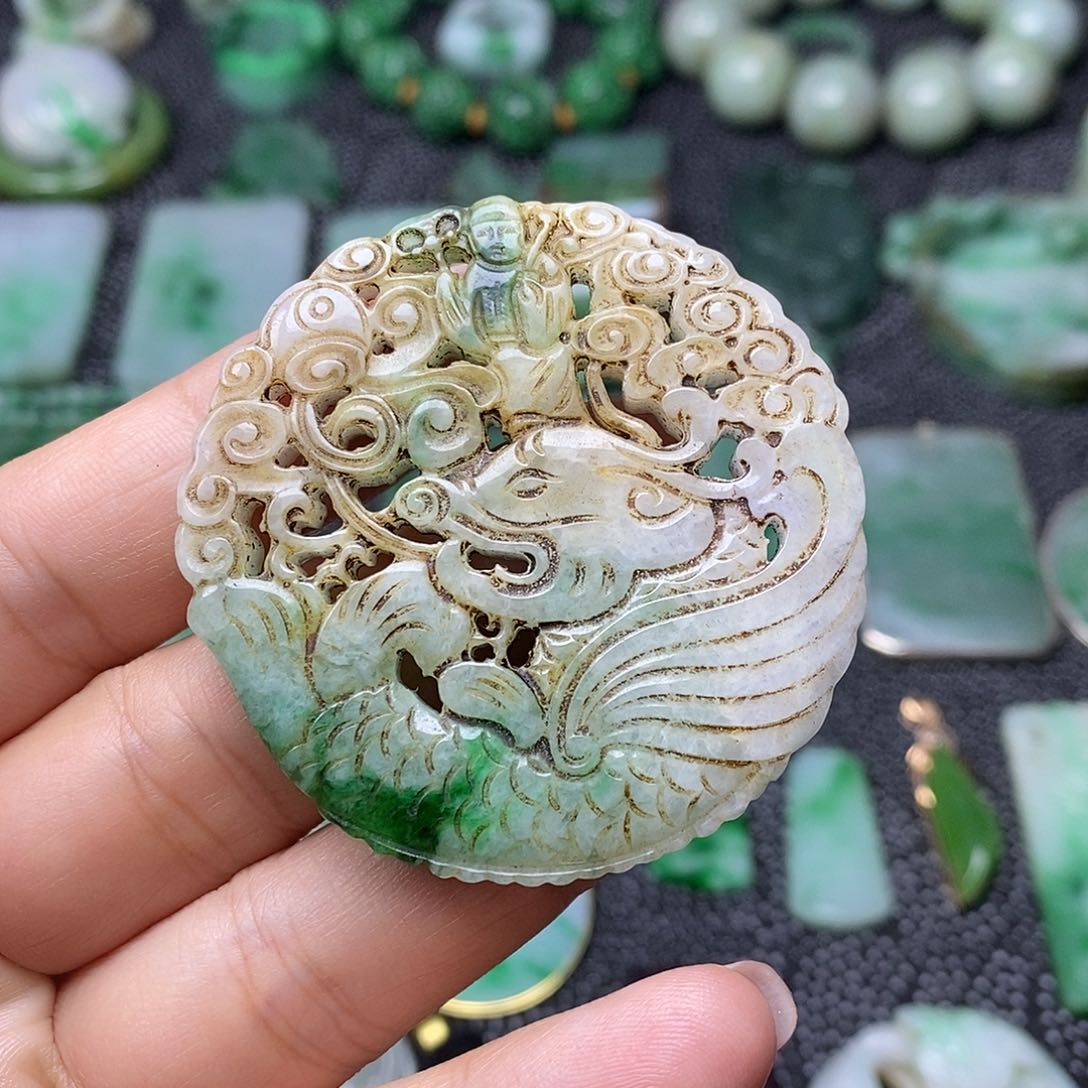 翡翠挂件未镶嵌缅甸天然翡翠鱼化龙