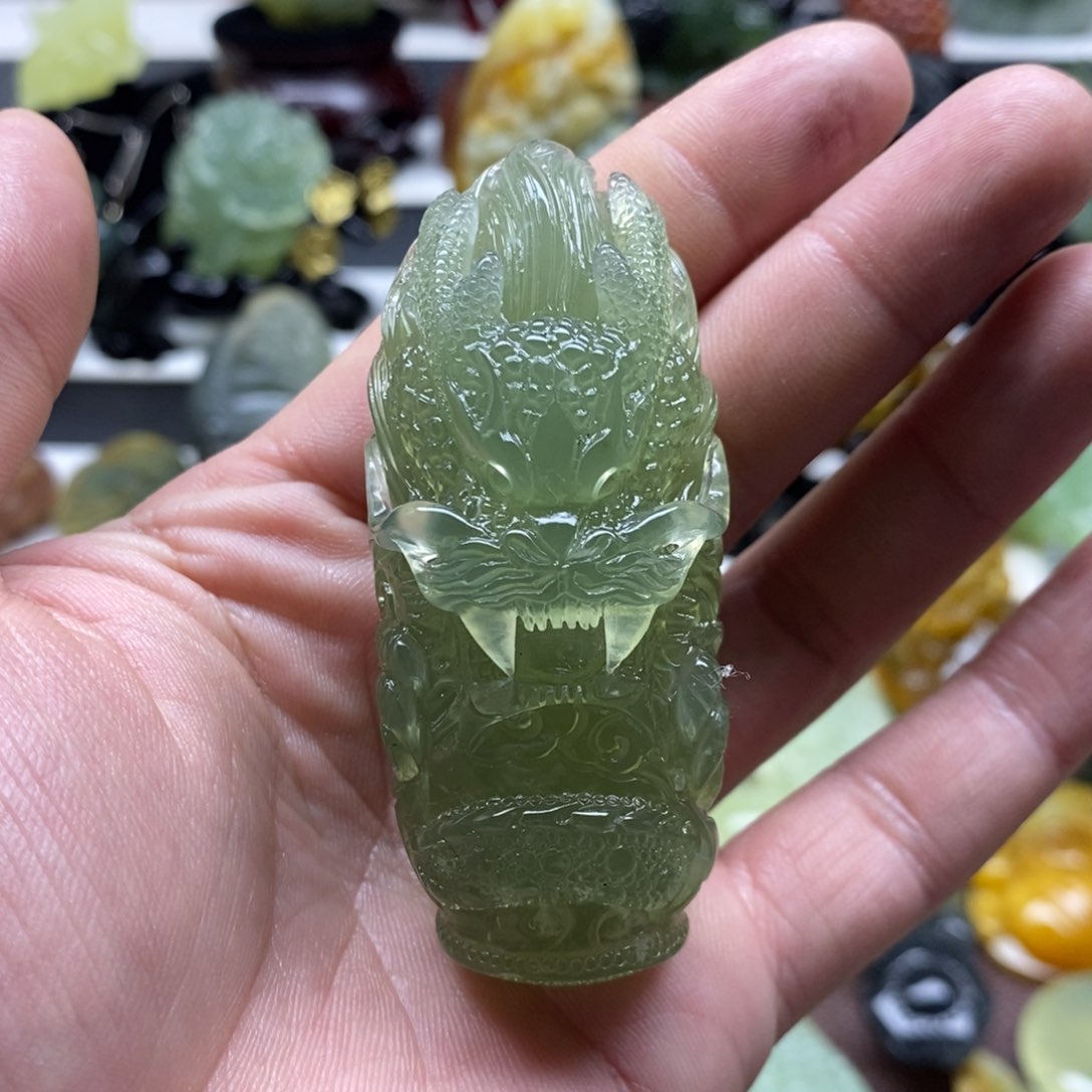 岫玉龙柱手把未镶嵌