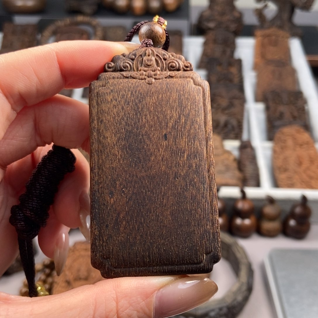 木①**潤越南1芽庄红土牌