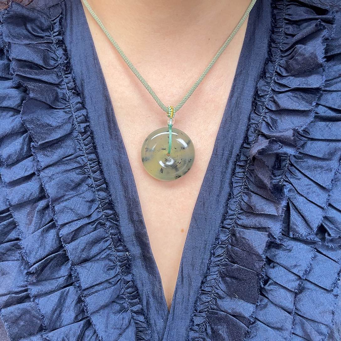 岫玉未镶嵌颈饰岫玉水墨面包扣子