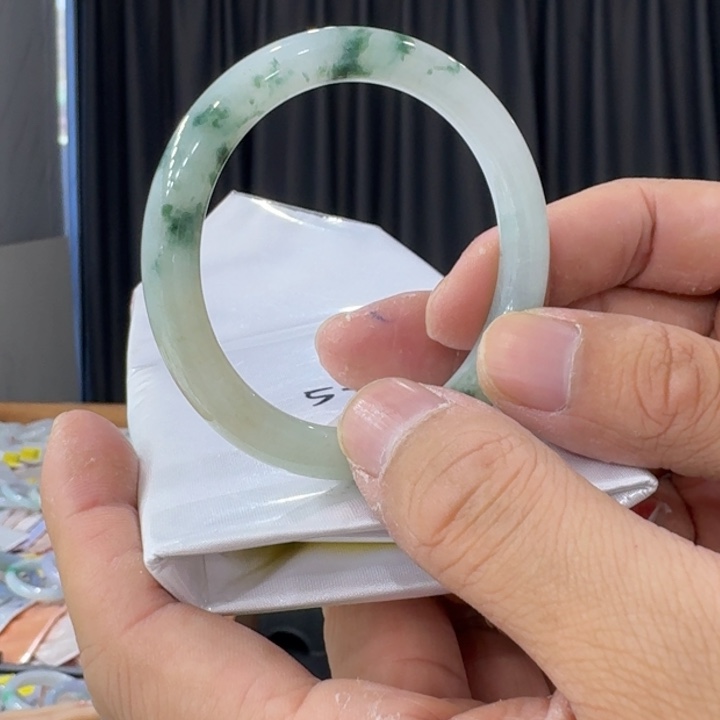 翡翠手镯未镶嵌纯天然缅甸翡翠a货