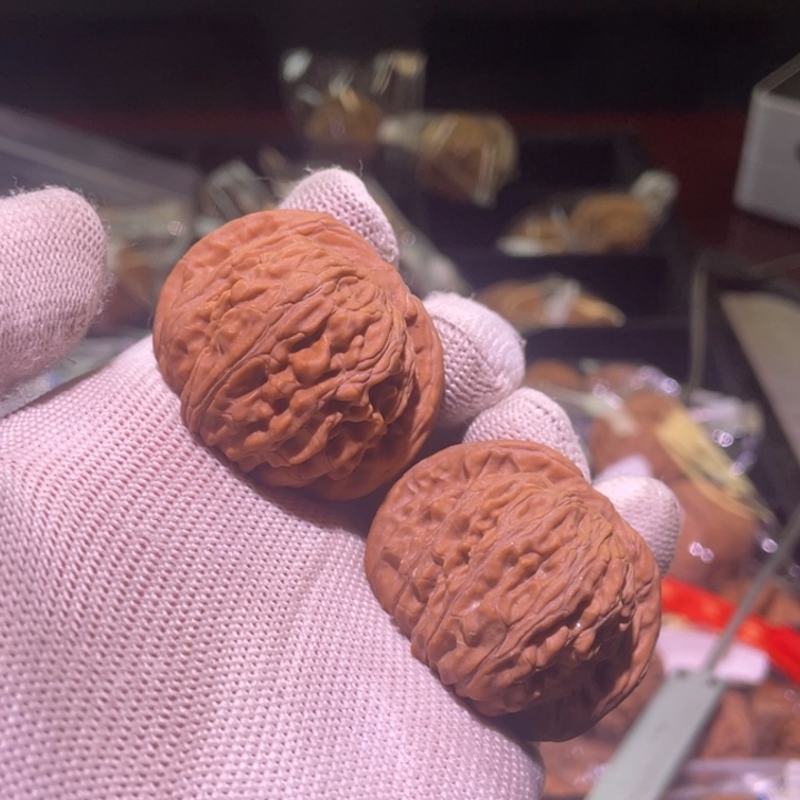 文玩核桃把件M**?汉高楼50