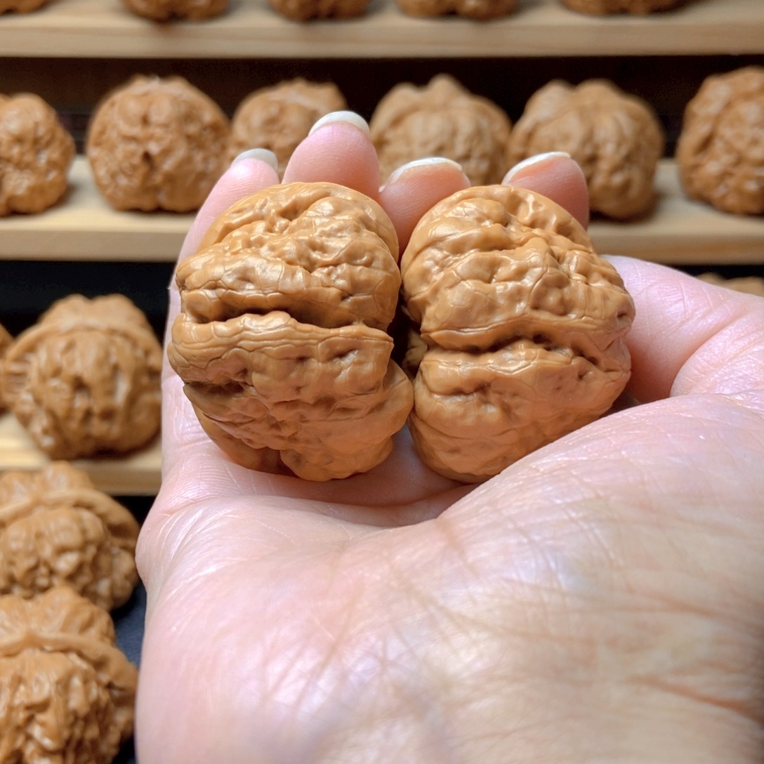 文玩核桃吊坠灰蛤蟆头