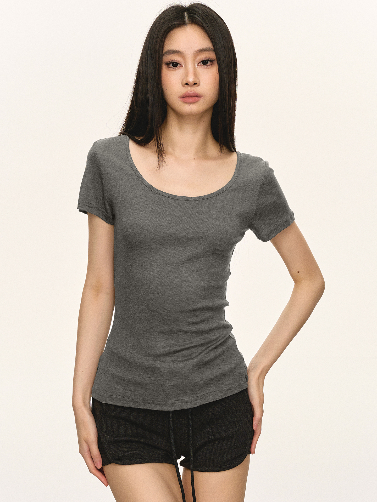 anna aneae夏日巨好看上衣女夏季正肩短款修身显瘦大圆领短袖T恤