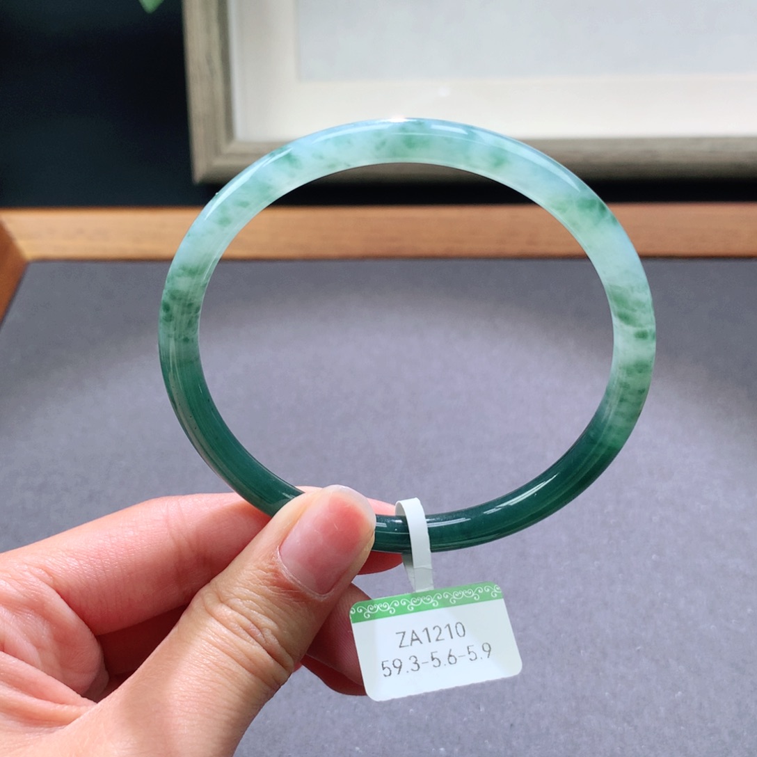 翡翠手镯未镶嵌天然翡翠手镯叮当镯