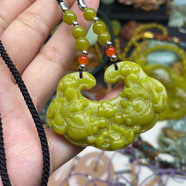 蛇纹石玉未镶嵌吊坠毛衣链锁骨链