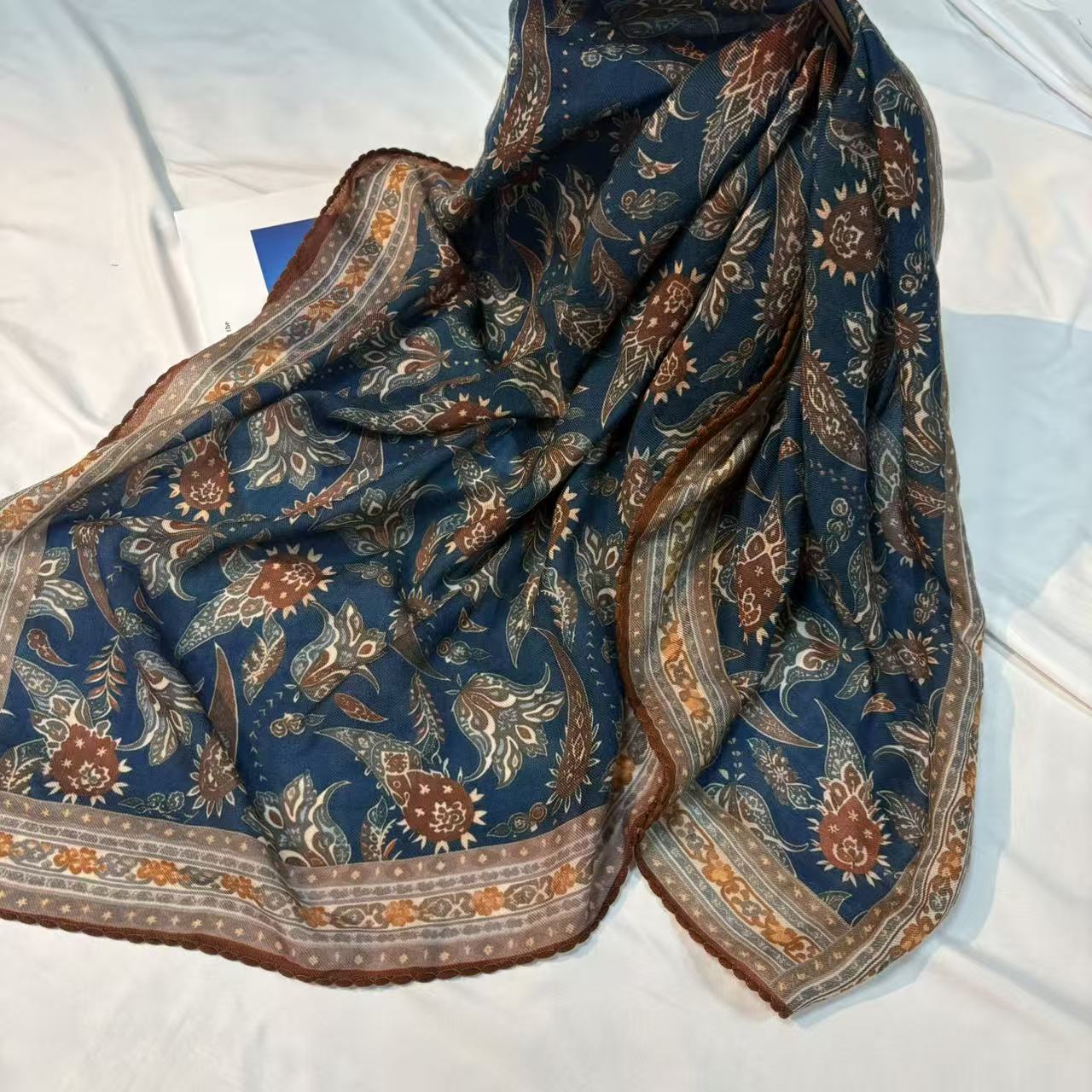 1米羊绒蕾丝边方巾-风华玲珑 95cm丝巾