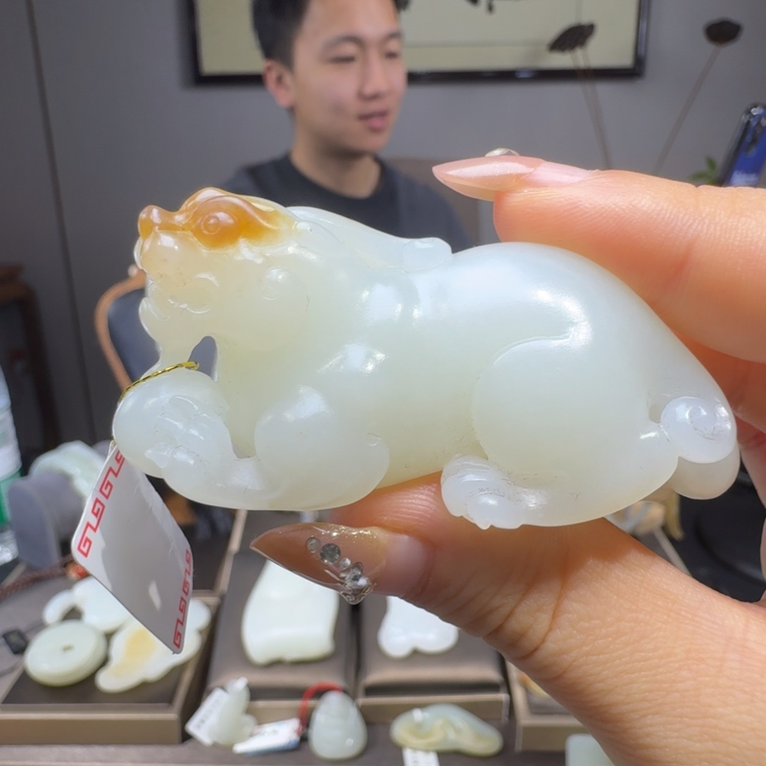 和田玉（糖玉）未镶嵌把件