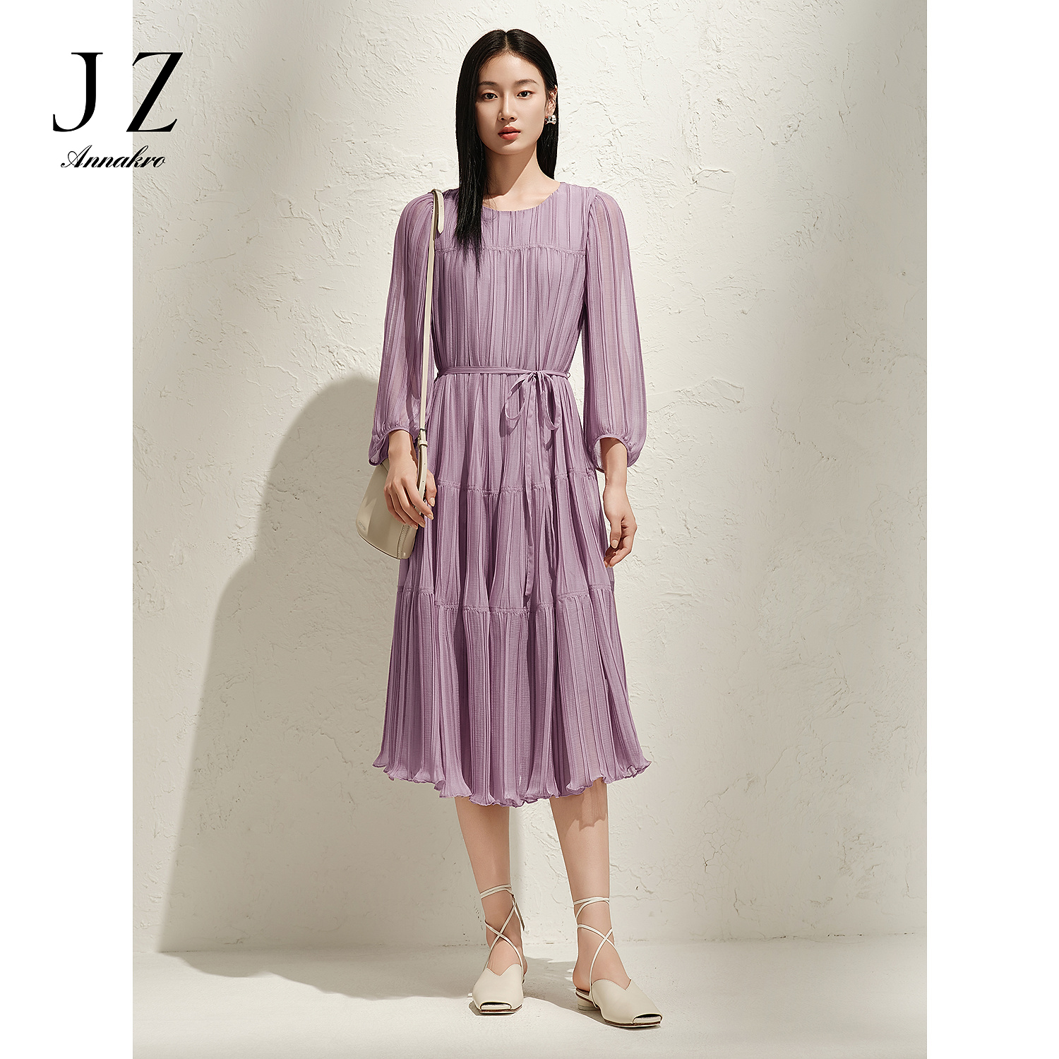 玖姿安娜蔻KWFC50023收腰连衣裙蛋糕裙女2025春新款压褶竹节肌理
