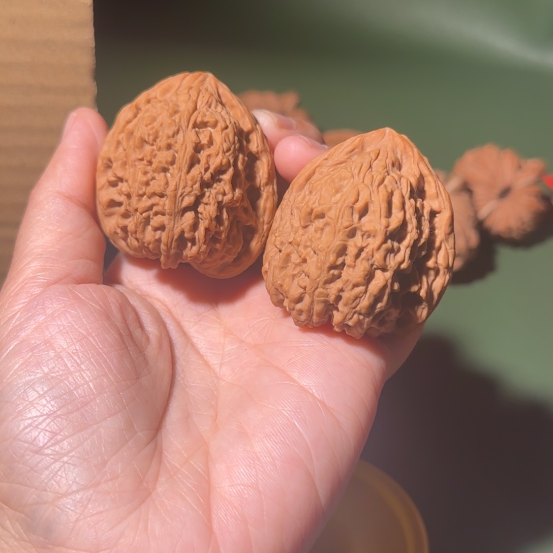 利***u桃核把件41南疆石＋有黄