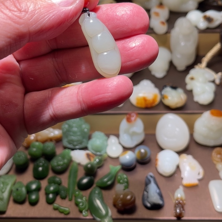 和田玉（糖玉）未镶嵌吊坠(不含链)