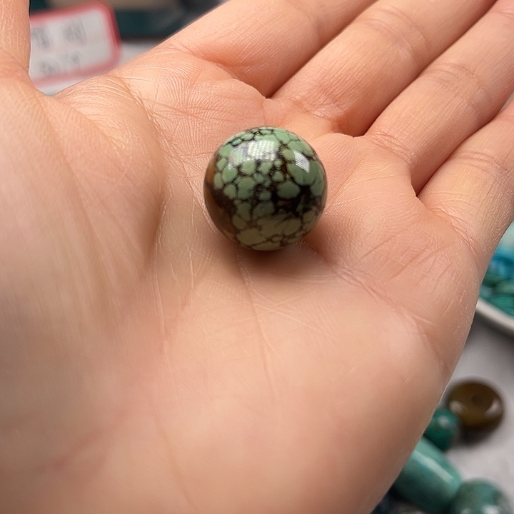 绿松石未镶嵌颈饰