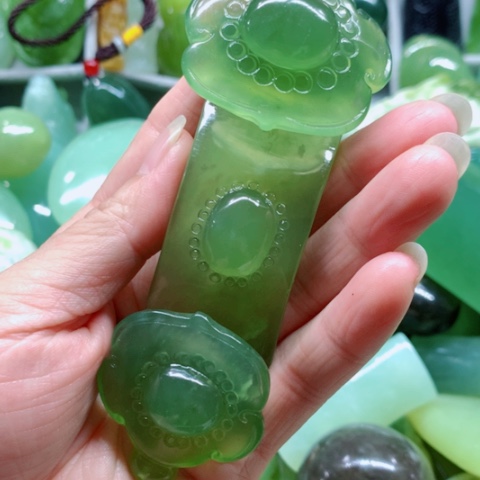 *****未镶嵌蛇纹石玉手把件