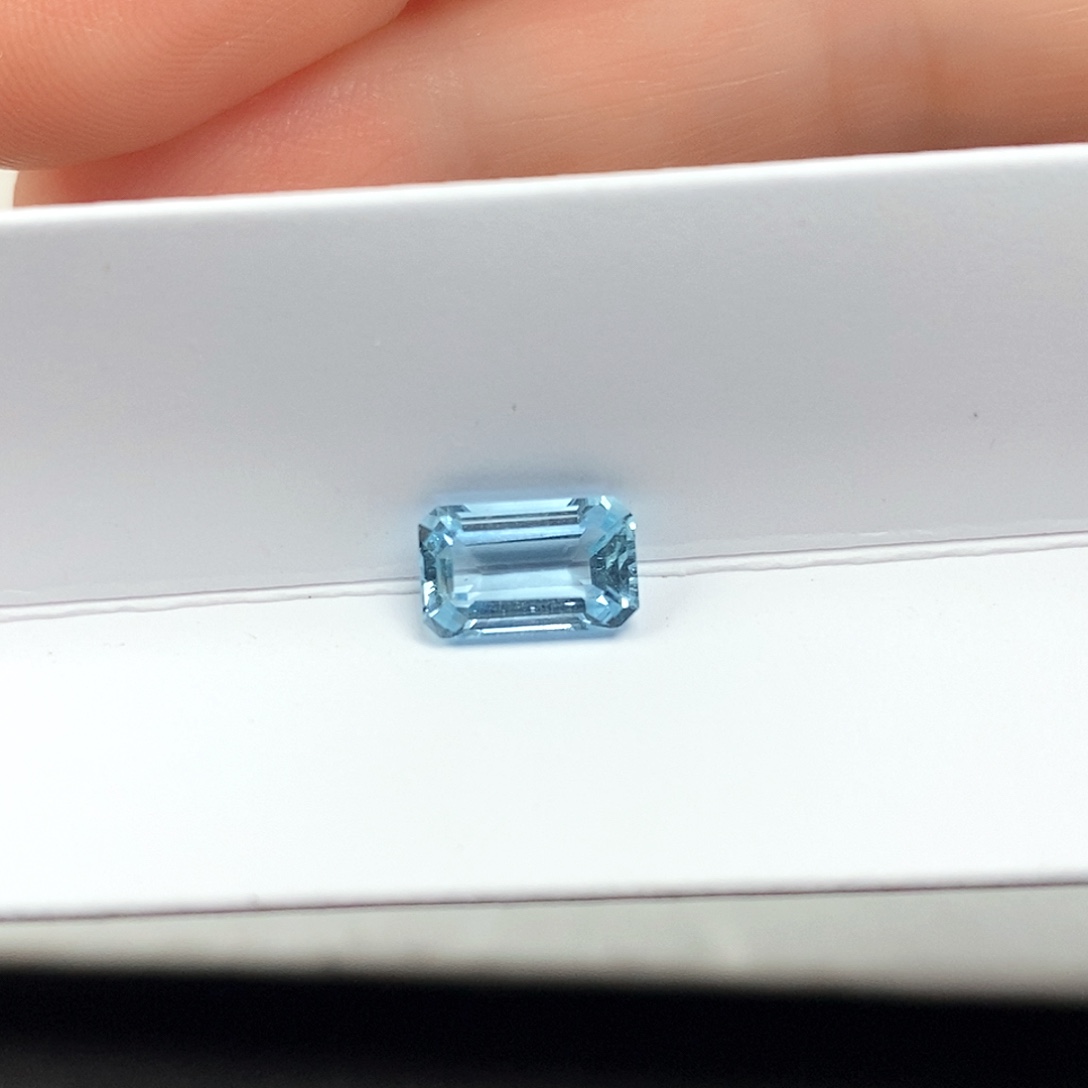海蓝宝石裸石1.72ct